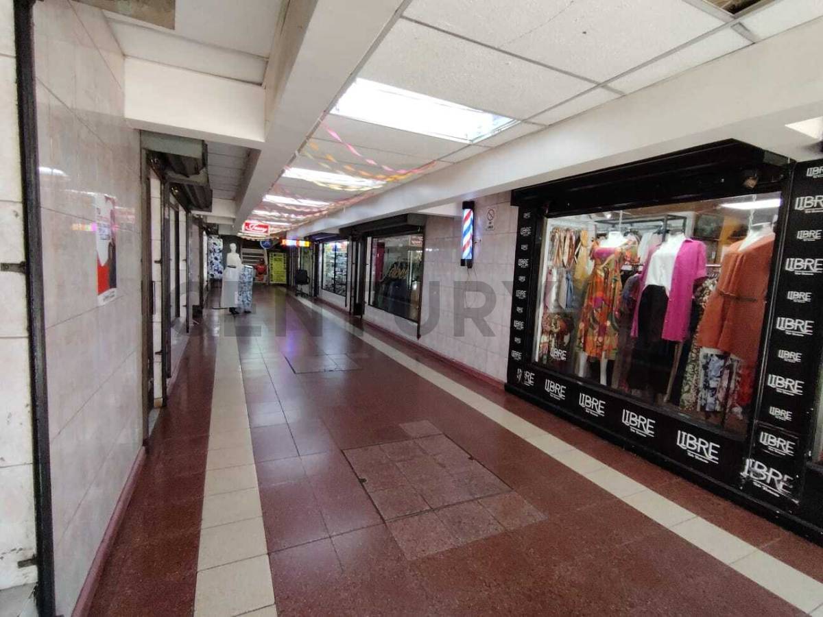 Vista interior del pasillo principal